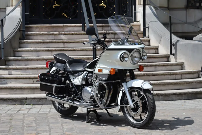 Kawasaki 1000 Police 1.JPG?w=